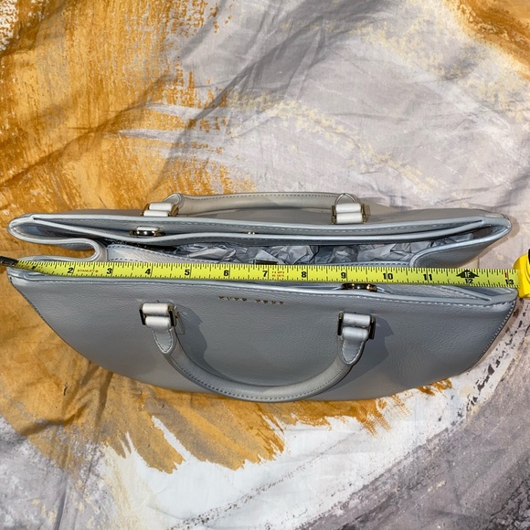 Hugo Boss Gray Handbag - Picture 14 of 14